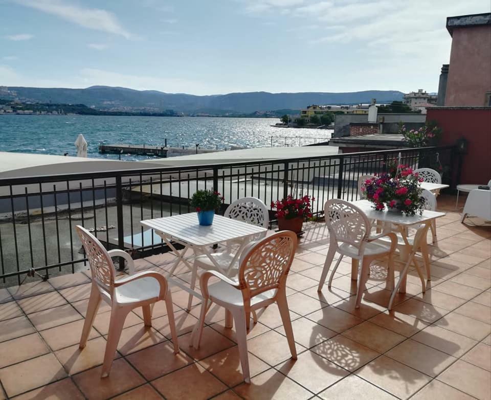 Hotel La Bussola Муджа Экстерьер фото